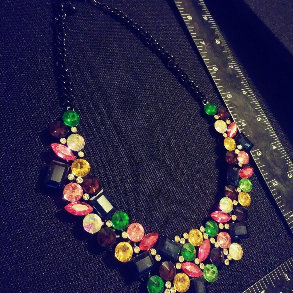 Colorful statement necklace - Picture 6 of 10